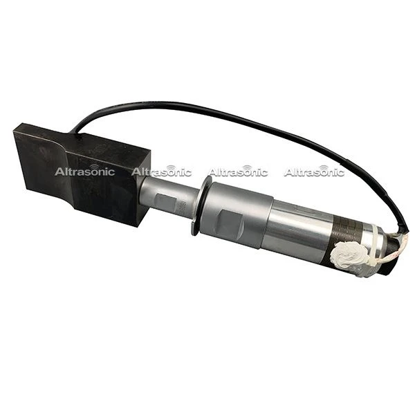 Transductor ultrasónico de 20 kHz con refuerzo y brida y cuerno de acero