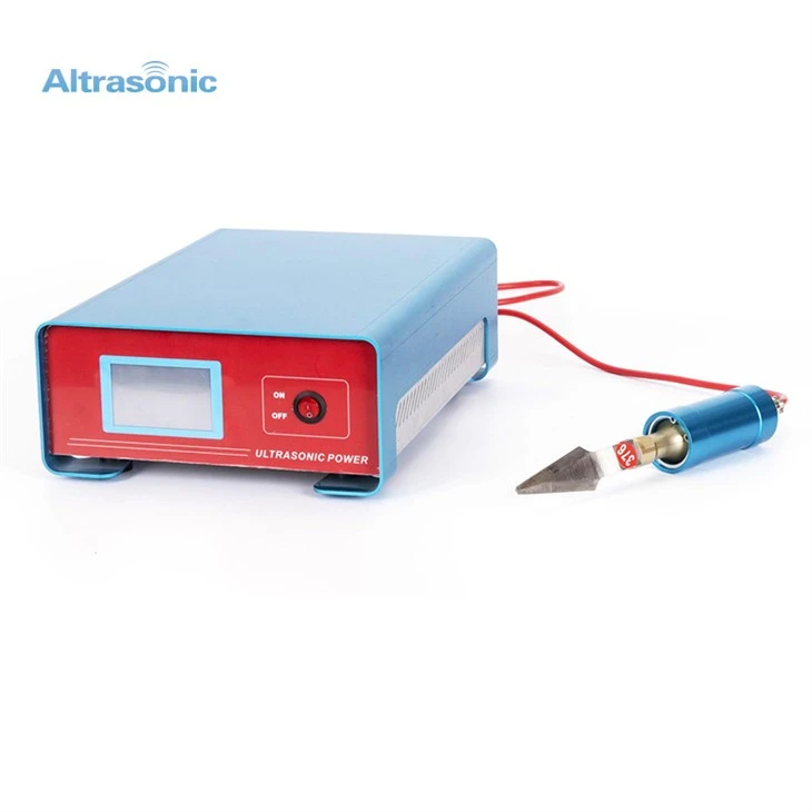 Máquina cortadora ultrasónica con cabezal de corte integrado